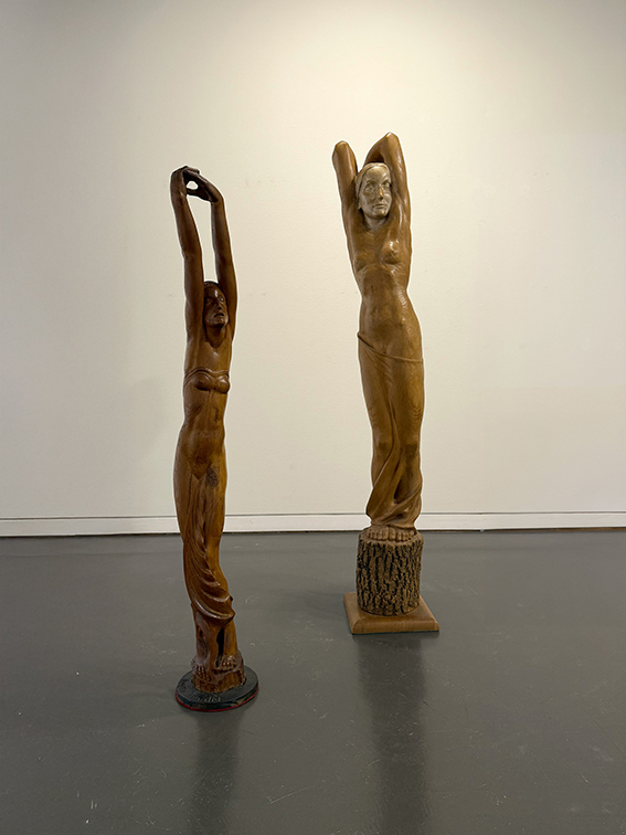Hans Trudel, «Die Bittende (links), Holz, 1927 und «Anima», Holz, 1945