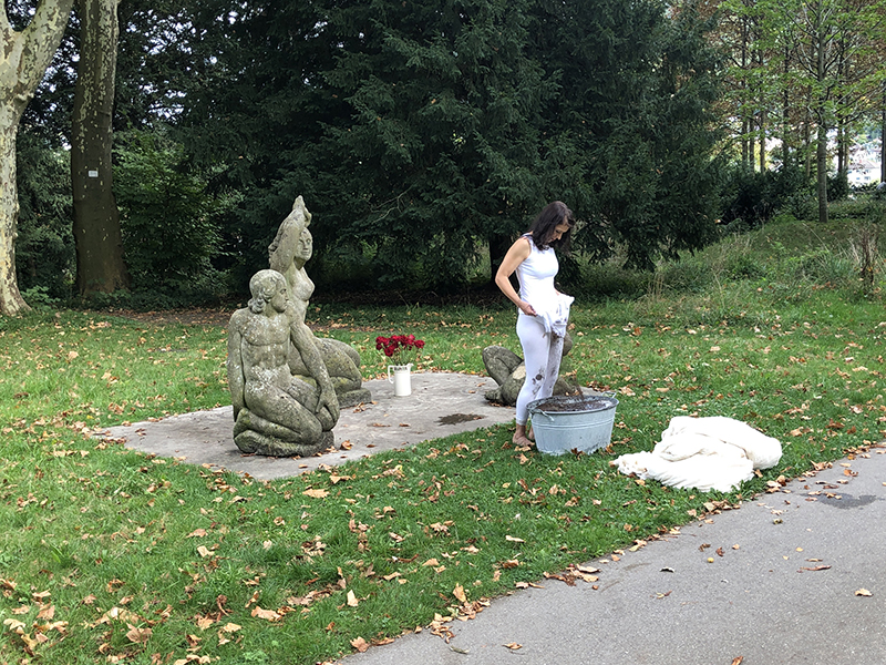 Performance von Claudia Bucher