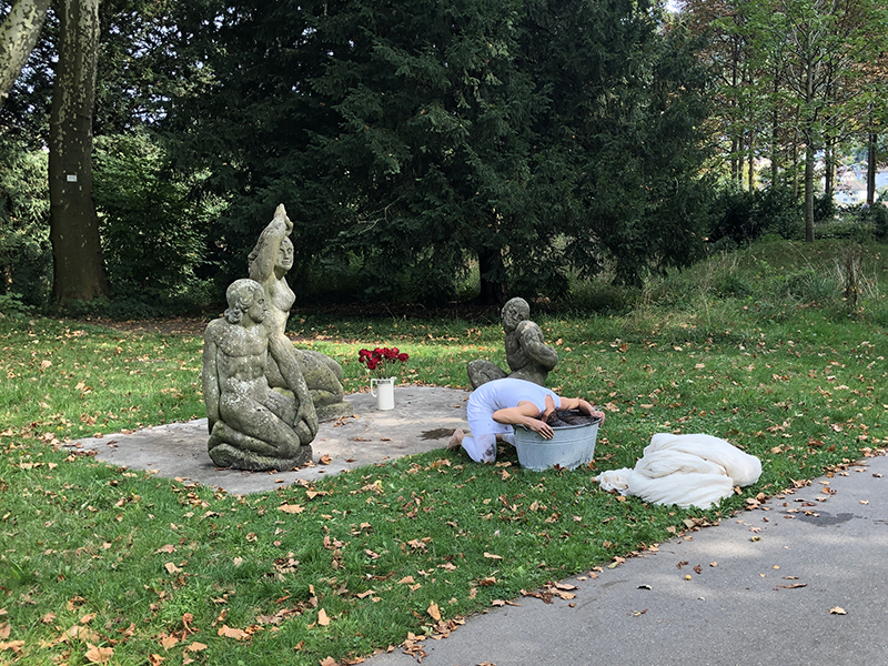 Performance von Claudia Bucher