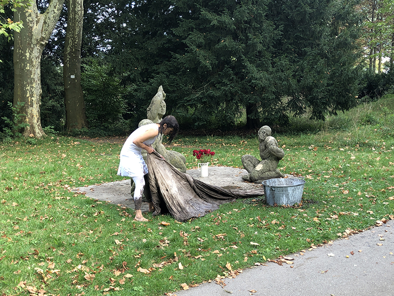 Performance von Claudia Bucher